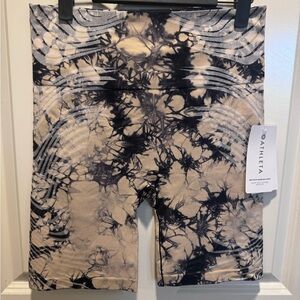 Athleta Black and Cream Patterned Shorts